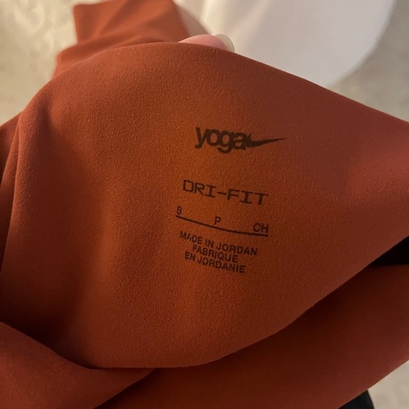 Nike Yoga Luxe High Rise Yoga Shorts - Picture 7 of 7